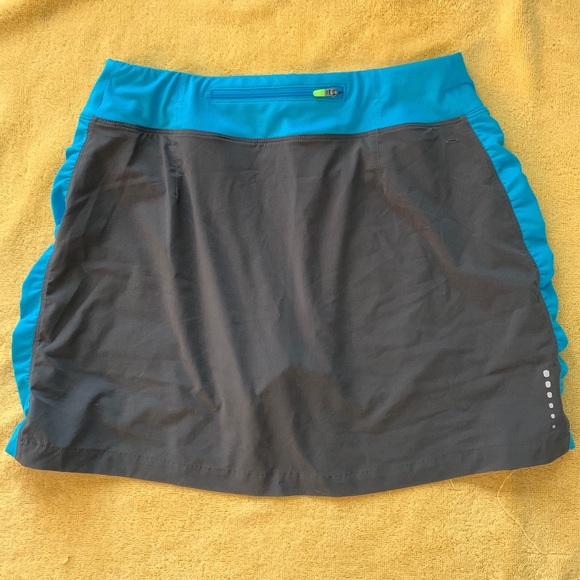 Dry fit athletic skirt- North Face - Picture 2 of 8